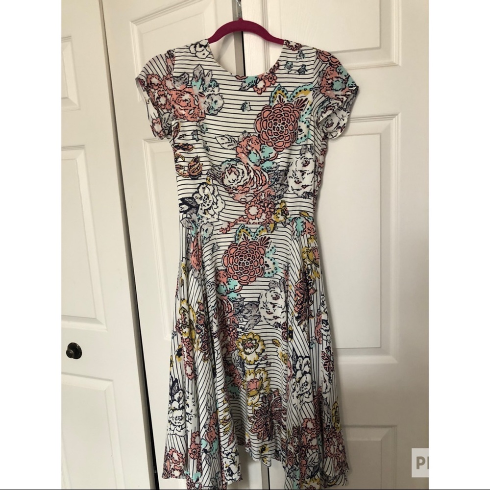 Summery flowy flower dress!
